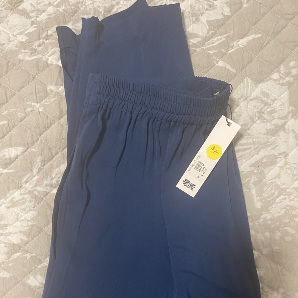 Brand New pants xs